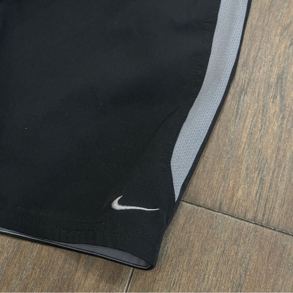 Nike Swim Trunks Men’s Size Large Black Grey Mesh Lined - Picture 5 of 6